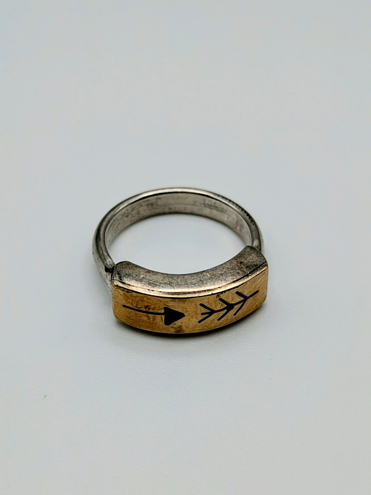 Wayfinder Arrow Ring — Fernando Benally (Navajo)