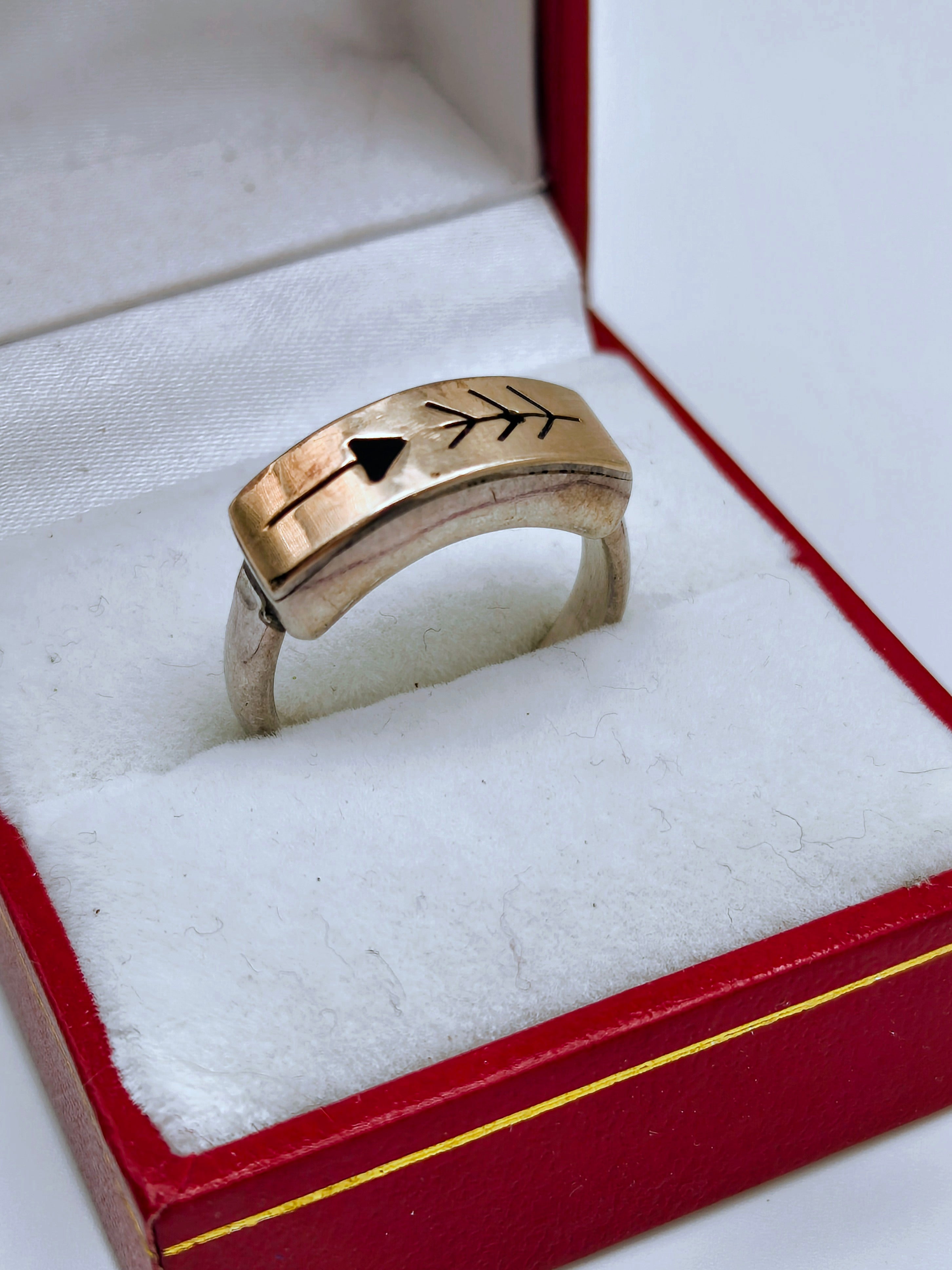 Wayfinder Arrow Ring — Fernando Benally (Navajo)